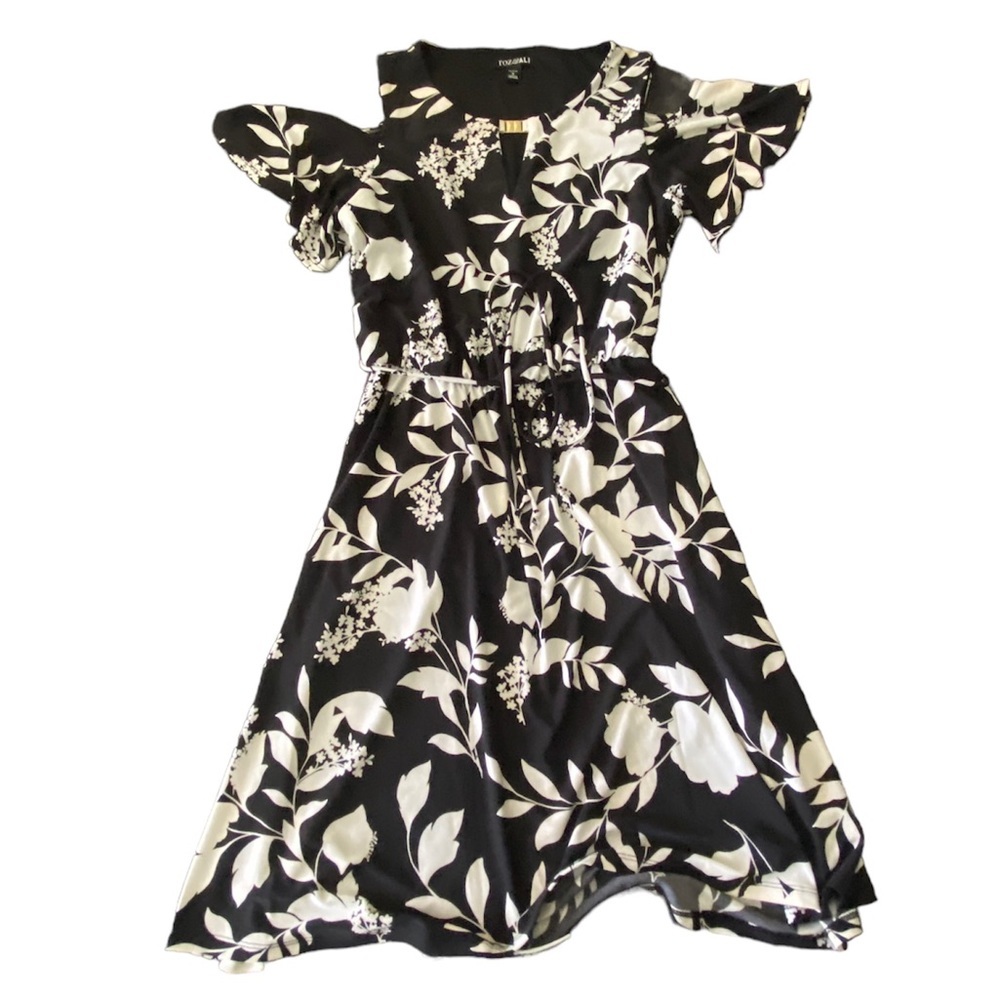 Roz & Ali Dressbarn Black & White Floral Dress